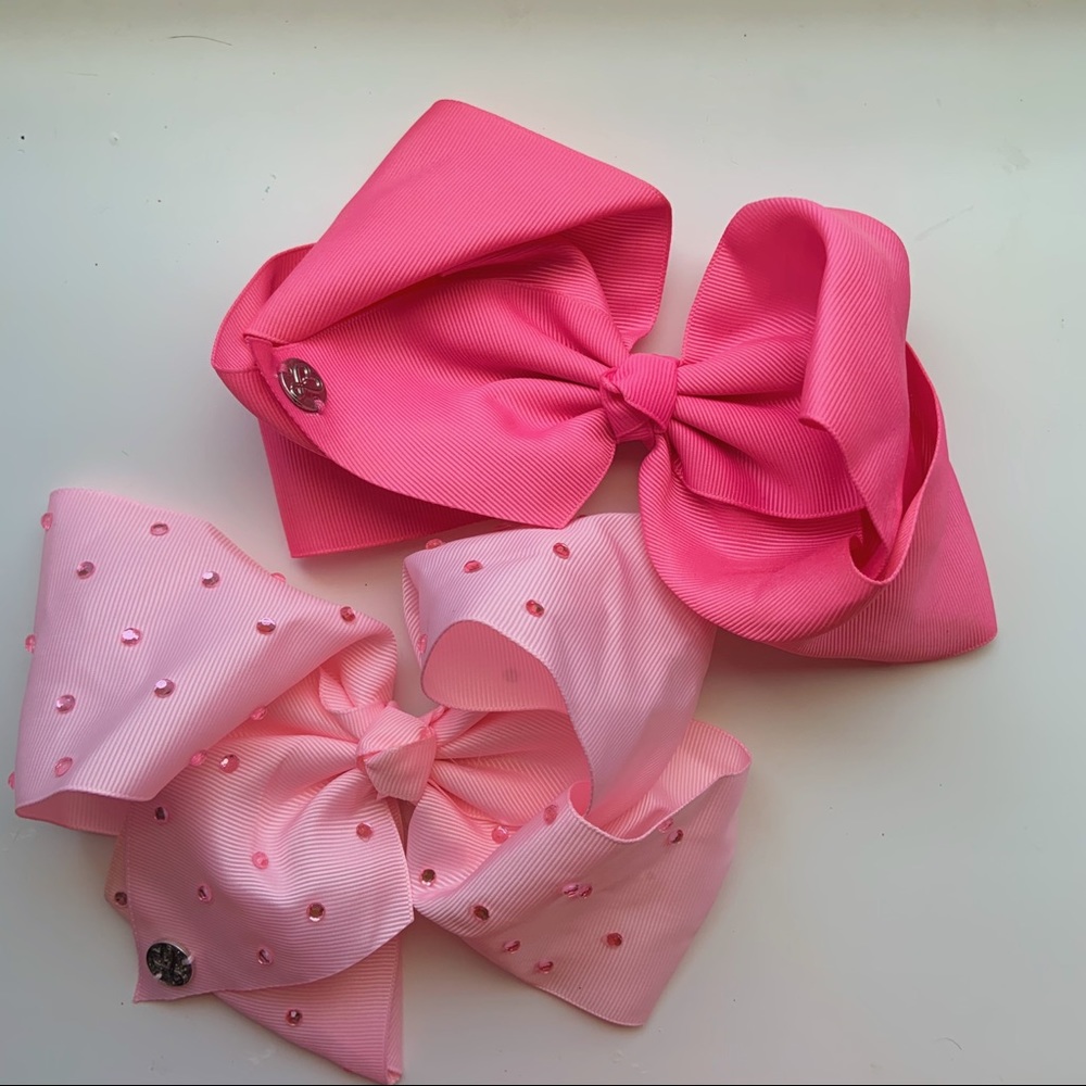 Pink Jojo Siwa bows